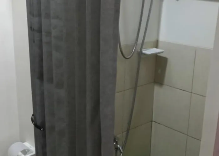 Trees 1 Bedroom Fully Furnished With Free Wi-fi & Netflix Apartamento