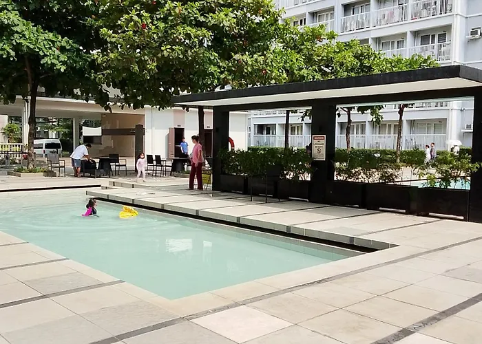 Trees 1 Bedroom Fully Furnished With Free Wi-fi & Netflix 아파트 마닐라