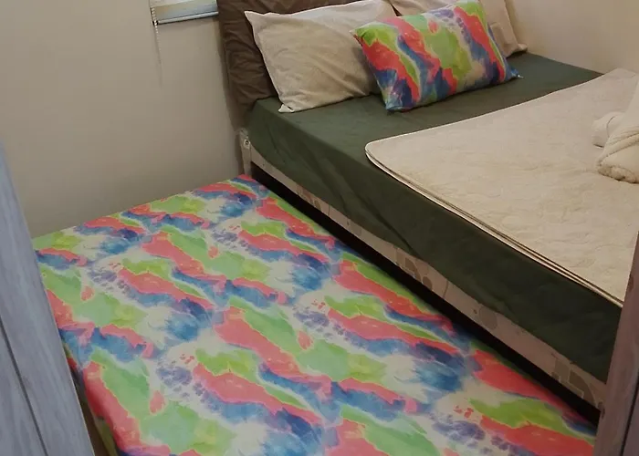 아파트 Trees 1 Bedroom Fully Furnished With Free Wi-fi & Netflix