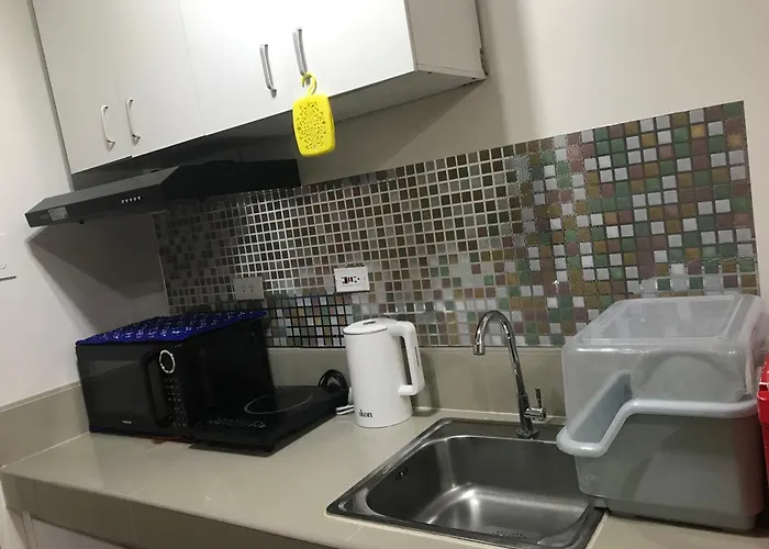 Trees 1 Bedroom Fully Furnished With Free Wi-fi & Netflix Apartamento Manila